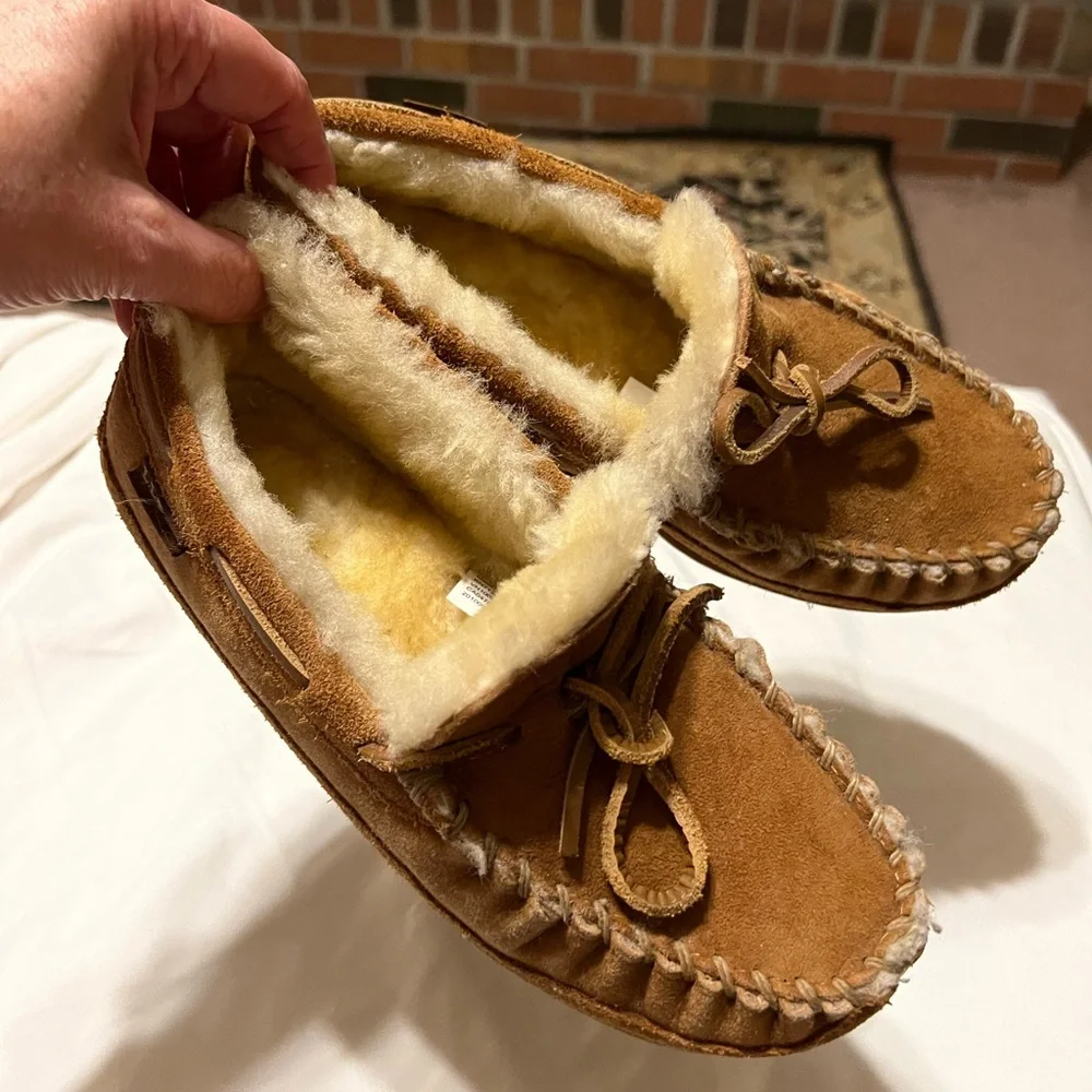 SOLD!! Ladies Sz 7 LL Bean Wicked Good Sheep Shearling Moccasin Slippers - Picture 10 of 16